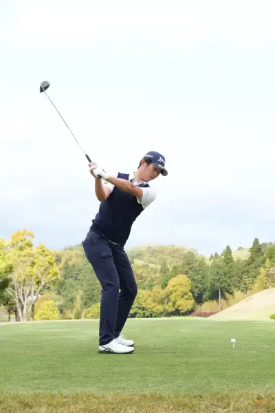 星野陸也,ドライバースイング,バックスイング