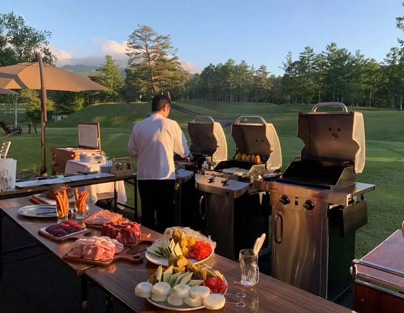 サニーカントリークラブの写真,バーベキューの用意
