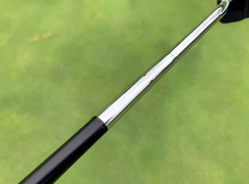 シャフトの黒い部分のアップ写真