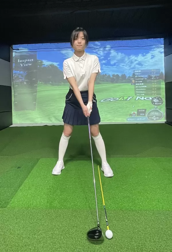 ボールの位置は左足内側の延長線上が基本