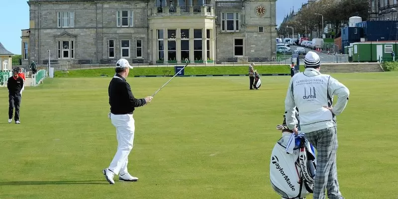 メンズゴルフウェアのマナーやドレスコード