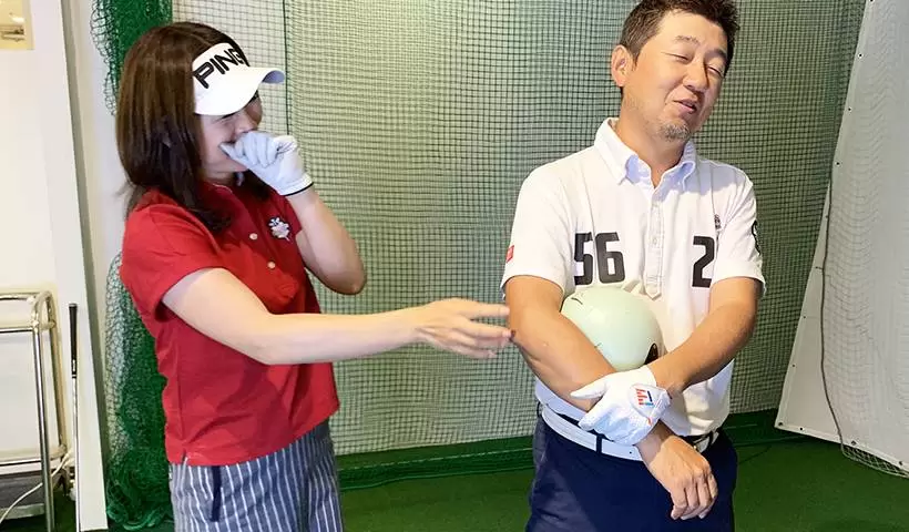 野村タケオか５万円と言われて悩んでいる様子の写真