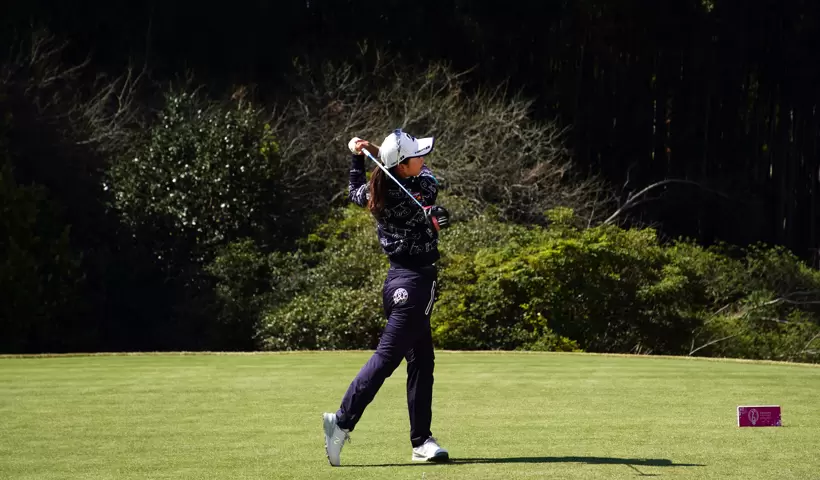 松田鈴英のドライバースイング｜フィニッシュ