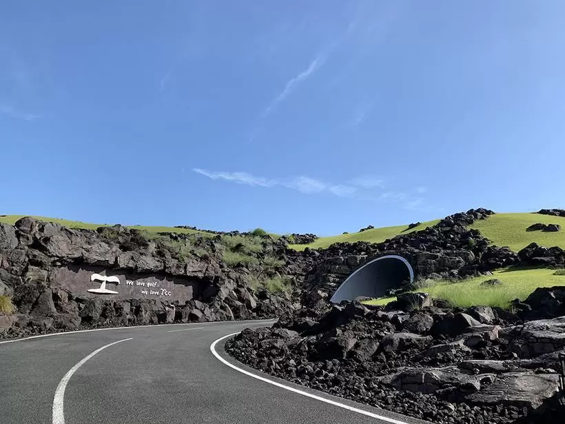 吉井カントリークラブのゴルフ場入り口の写真