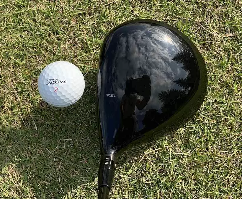 TSi3とボールを置いて上から撮った写真