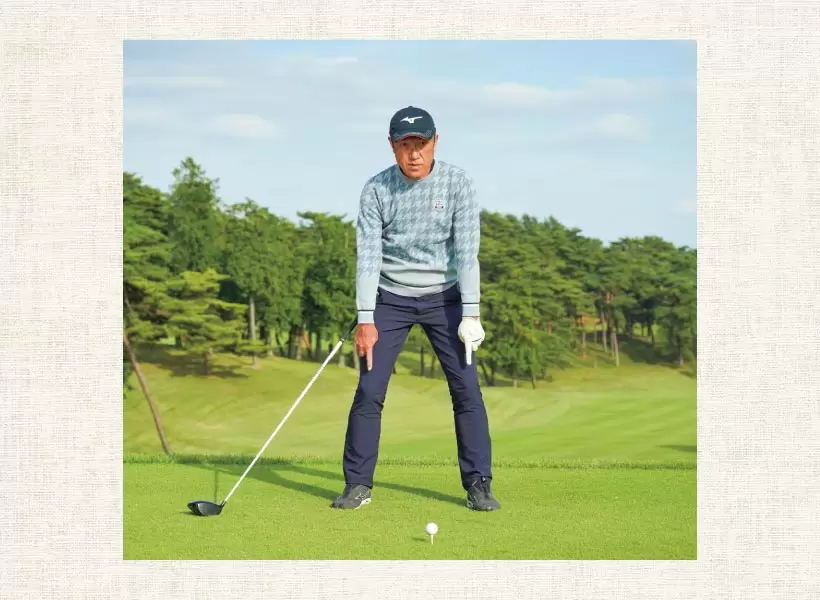 スタンスの幅の中でカラダを回転。そのためには狭めのスタンスが有利だ。