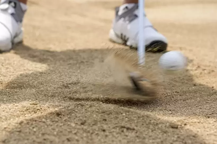 バンカーショットでボールを出せない原因