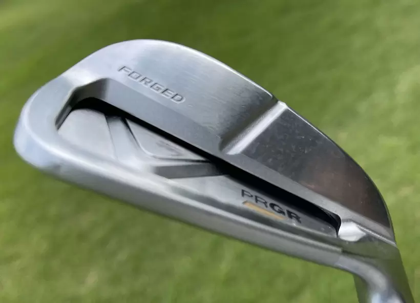 PRGRのアイアン,バックフェース