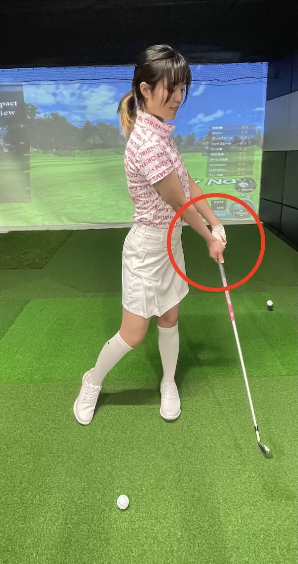 ゴルフ,ハンドファースト,スイング