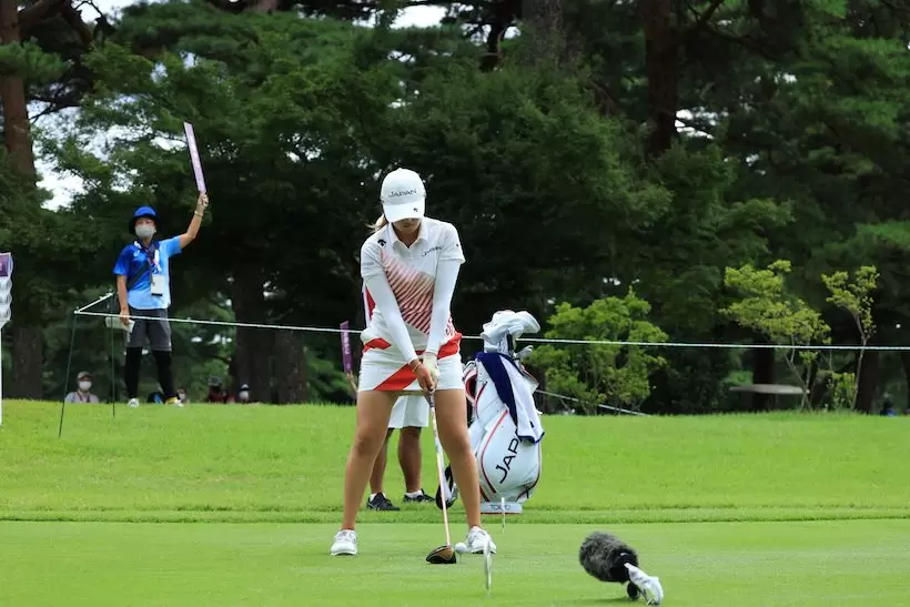 稲見萌寧ドライバー｜アドレス