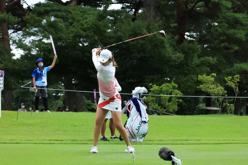 稲見萌寧ドライバー｜切り返し（トップ）