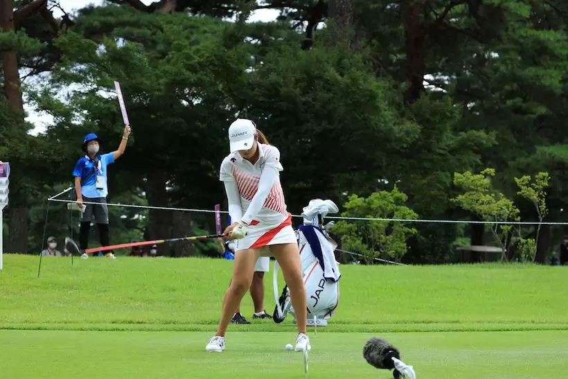 稲見萌寧ドライバー｜ダウンスイング②