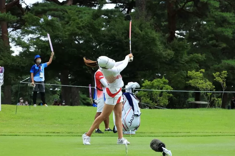 稲見萌寧ドライバー｜フォロー②