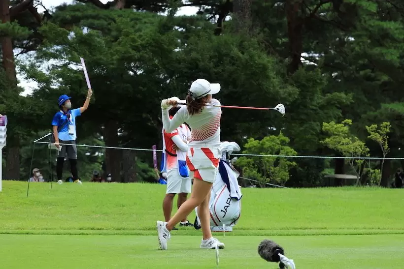 稲見萌寧ドライバー｜フィニッシュ