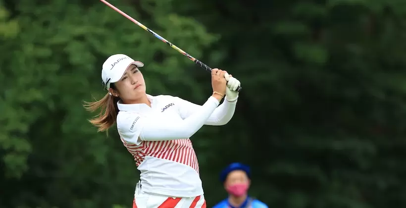 稲見萌寧のドライバースイング連続写真【2020東京五輪・R4】（2021年）