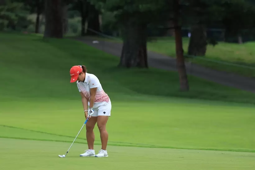 畑岡奈紗アプローチ｜アドレス