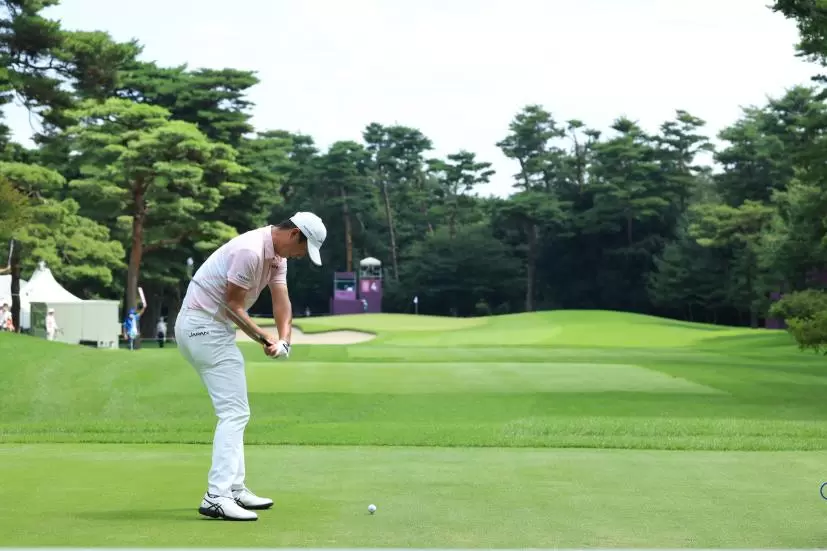 星野陸也のアイアン後方連続写真【2020東京五輪・R3】（2021年）