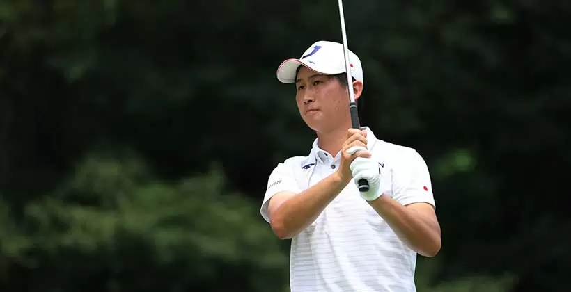 星野陸也のアプローチショット連続写真【2020東京五輪・R3】（2021年）