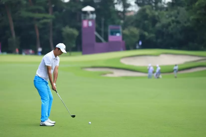 星野陸也のフェアウェイウッド後方連続写真【2020東京五輪・R2】（2021年）