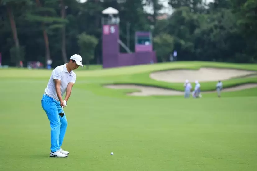 星野陸也のフェアウェイウッド後方連続写真【2020東京五輪・R2】（2021年）