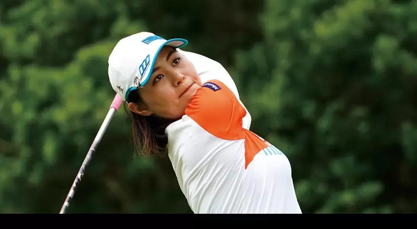 女子プロ連続写真｜女子プロのアイアンテクニック（1/2）