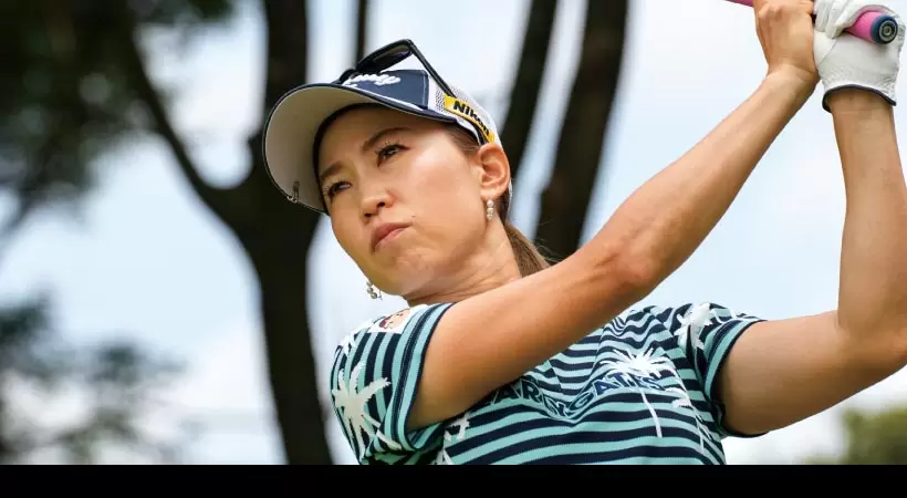 2021女子プロ連続写真｜女子プロのアプローチテクニック