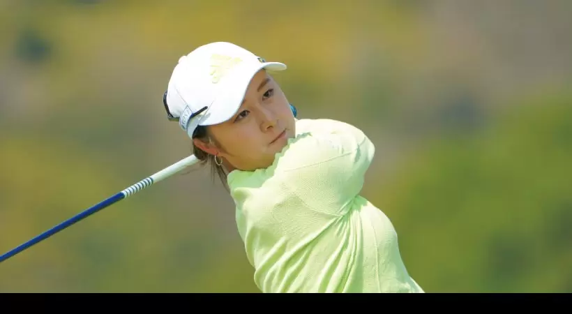 女子プロ連続写真｜女子プロのアイアンテクニック（2/2）