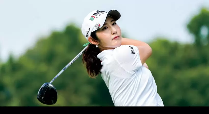 女子プロ連続写真｜女子プロのアイアンテクニック（2/2）