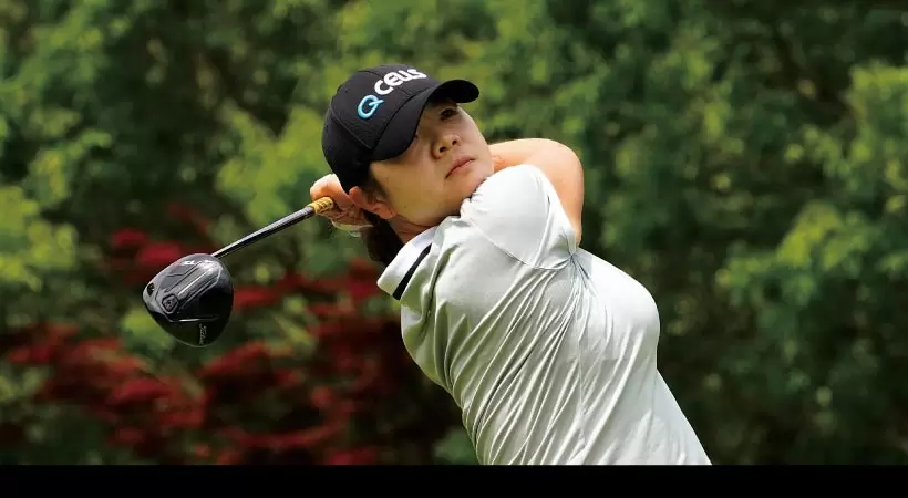 女子プロ連続写真｜女子プロのアイアンテクニック（2/2）