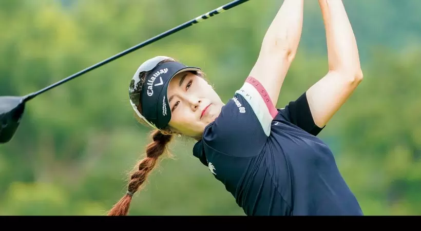 女子プロ連続写真｜女子プロのアイアンテクニック（2/2）