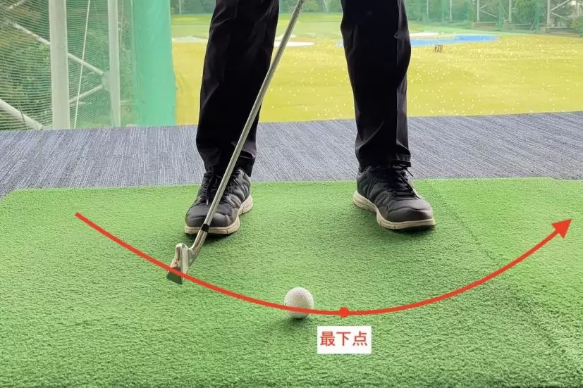 ゴルフ,スイング,ダウンブロー