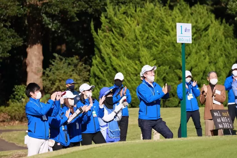 コスモヘルス株式会社の社員の皆さんの拍手と「いってらっしゃい」に見送られて各選手がスタート。出場選手からは無観客とは思えないほど元気づけられる大会だったという声が聞かれた。