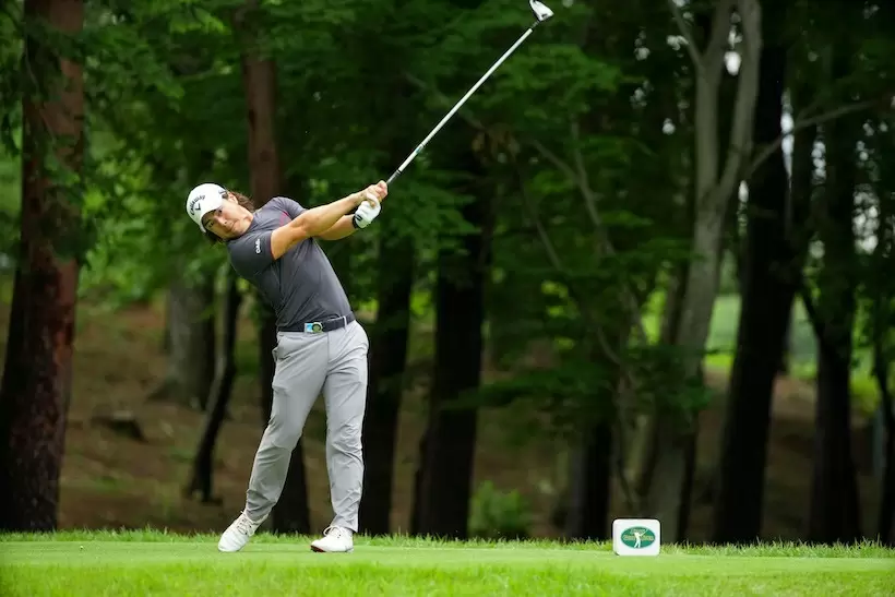 石川遼のドライバー　フォロー②