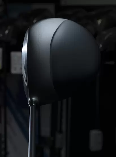 プロギア史上最重量ヘッド（208g）を採用。計算上10g増しで初速が1m/s以上アップする。 また、9.5度と10.5度で形状や重心角を微調整しかまえやすさやつかまりを最適化。