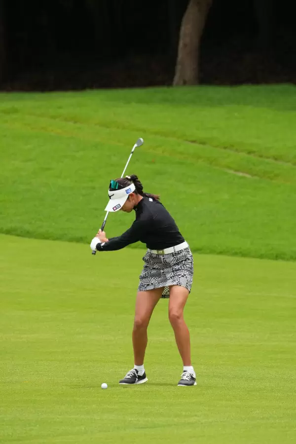 原英莉花のアイアン連続写真【2021年アース・モンダミンカップ・R3】