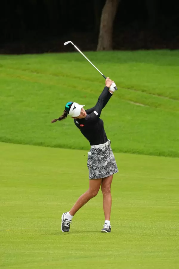 原英莉花のアイアン連続写真【2021年アース・モンダミンカップ・R3】