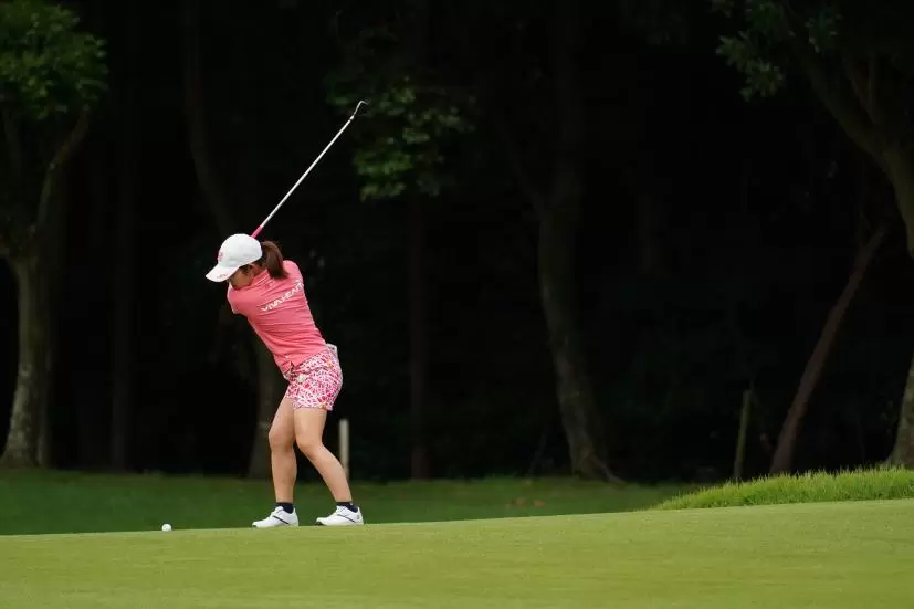 古江彩佳のフェアウェイウッド連続写真【2021年アース・モンダミンカップ・R4】