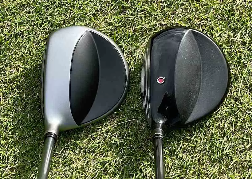 左がegg spoon BLACKで、右が初代のegg spoon。形状的にはほぼ一緒に見えます。