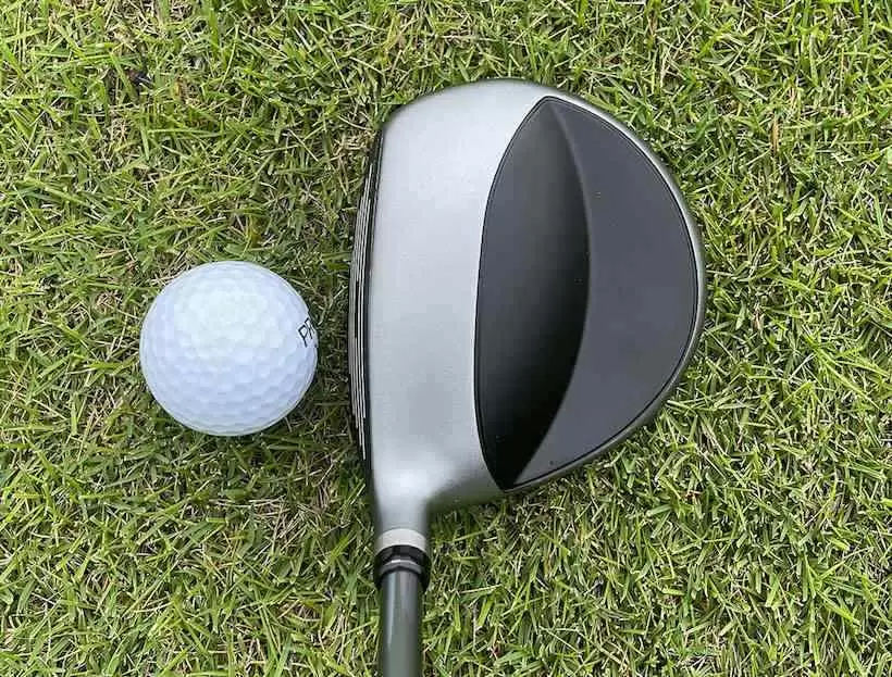 カラーリングのおかげで目標に対しては構えやすいです。