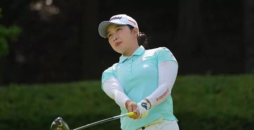 小祝さくらのウェッジショット（池越え）連続写真【2021年アース・モンダミンカップ・R4】