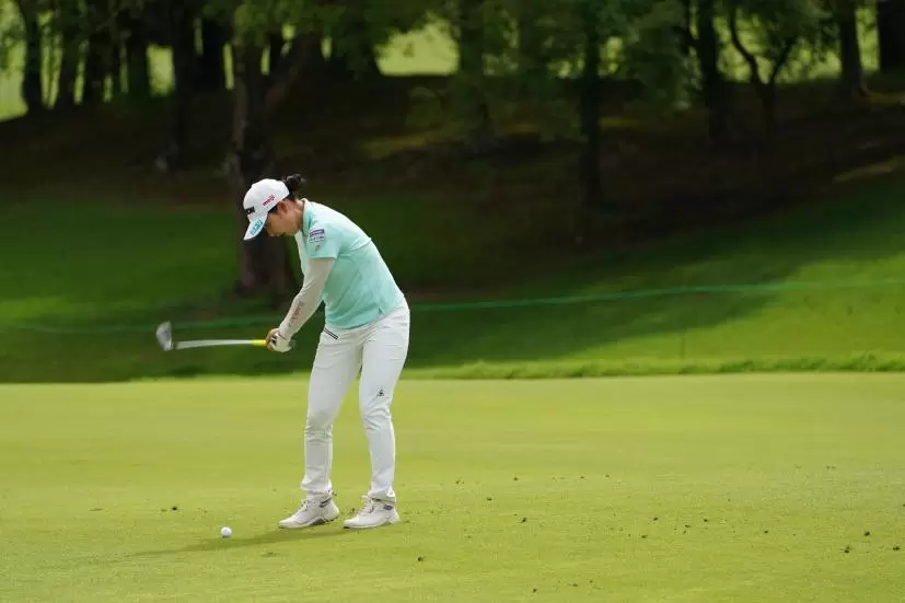 小祝さくらのウェッジショット連続写真【2021年アース・モンダミンカップ・R4】