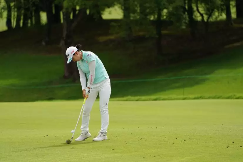 小祝さくらのウェッジショット連続写真【2021年アース・モンダミンカップ・R4】