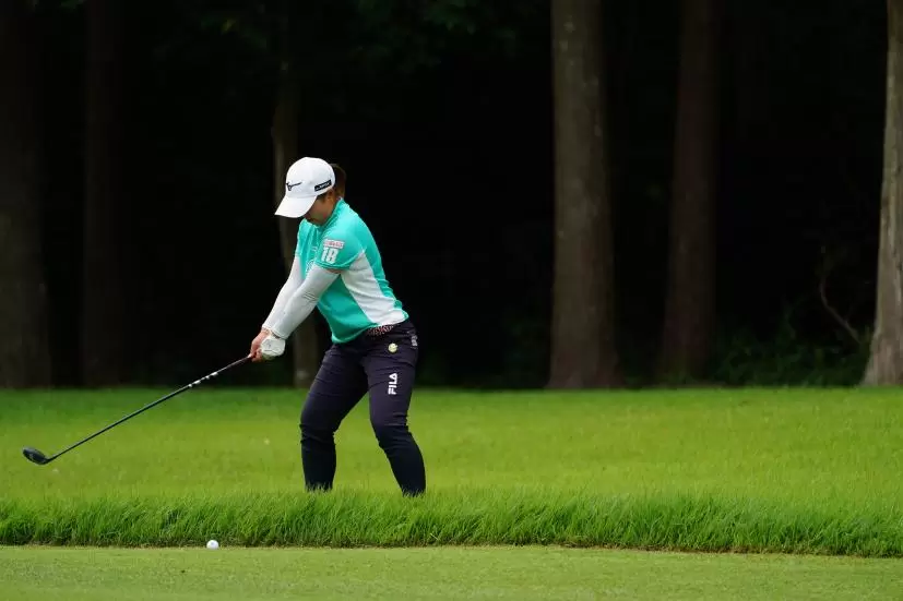 西郷真央のフェアウェイウッド連続写真【2021年アース・モンダミンカップ・R4】