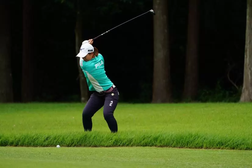 西郷真央のフェアウェイウッド連続写真【2021年アース・モンダミンカップ・R4】