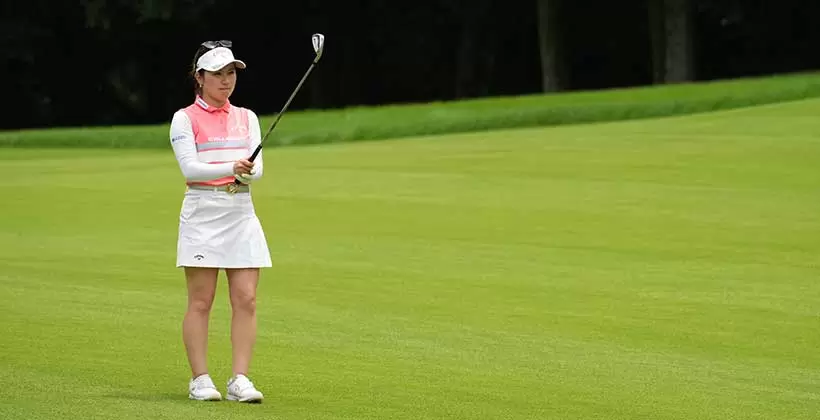 西村優菜のアイアンスイング連続写真【2021年アース・モンダミンカップ・R3】（2021年）