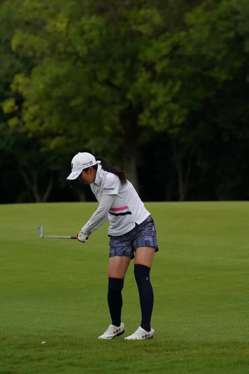 堀琴音のアイアン　ダウンスイング②