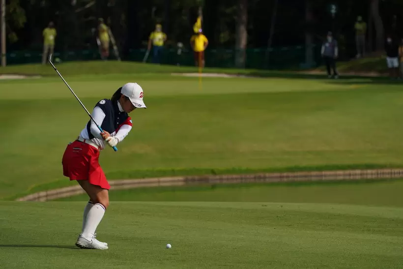 吉田優利のアプローチ　ダウンスイング①