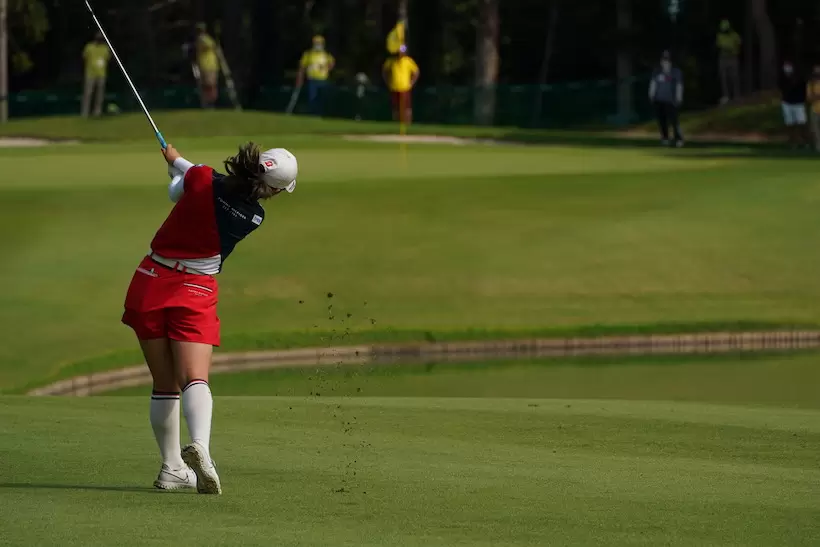 吉田優利のアプローチ　フォロー②