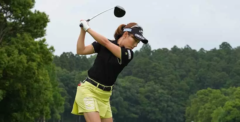 木村彩子のドライバースイング連続写真【2021年アース・モンダミンカップ・R1】