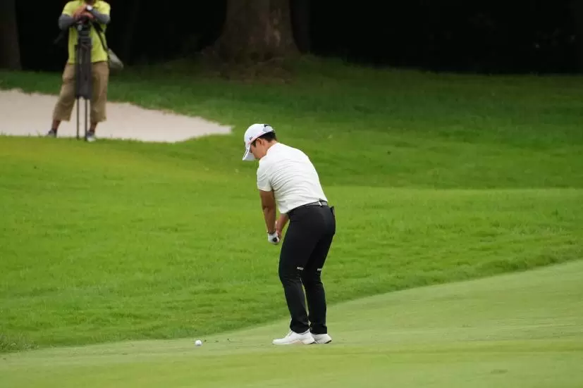 申ジエのアイアンスイング（斜め前方）連続写真【2021年アース・モンダミンカップ・R3】